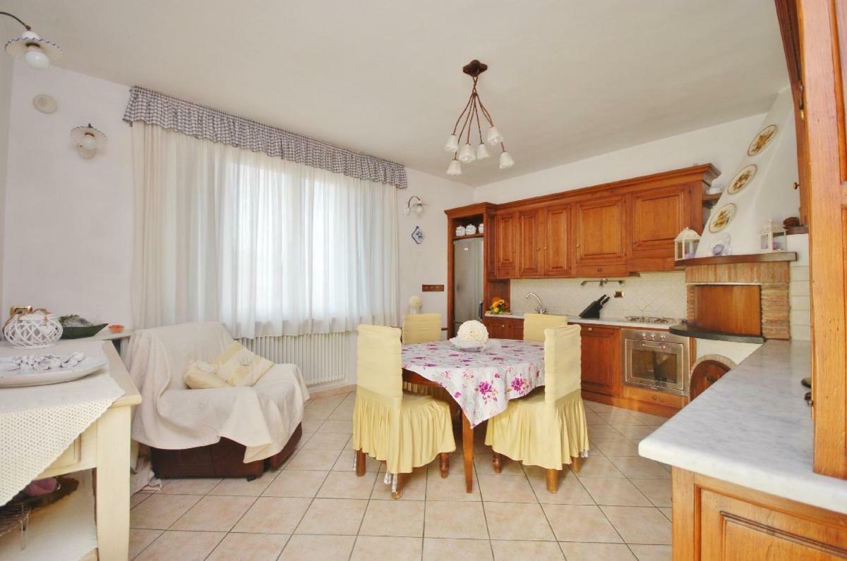 Raffinato Attico Vicino Al Mare Con Solarium Lido Di Camaiore Exterior photo